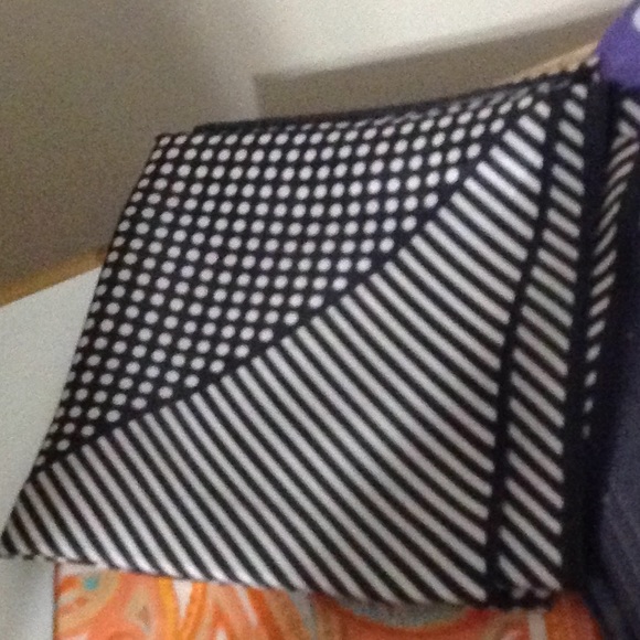 Assorted Scarves - Picture 4 of 6